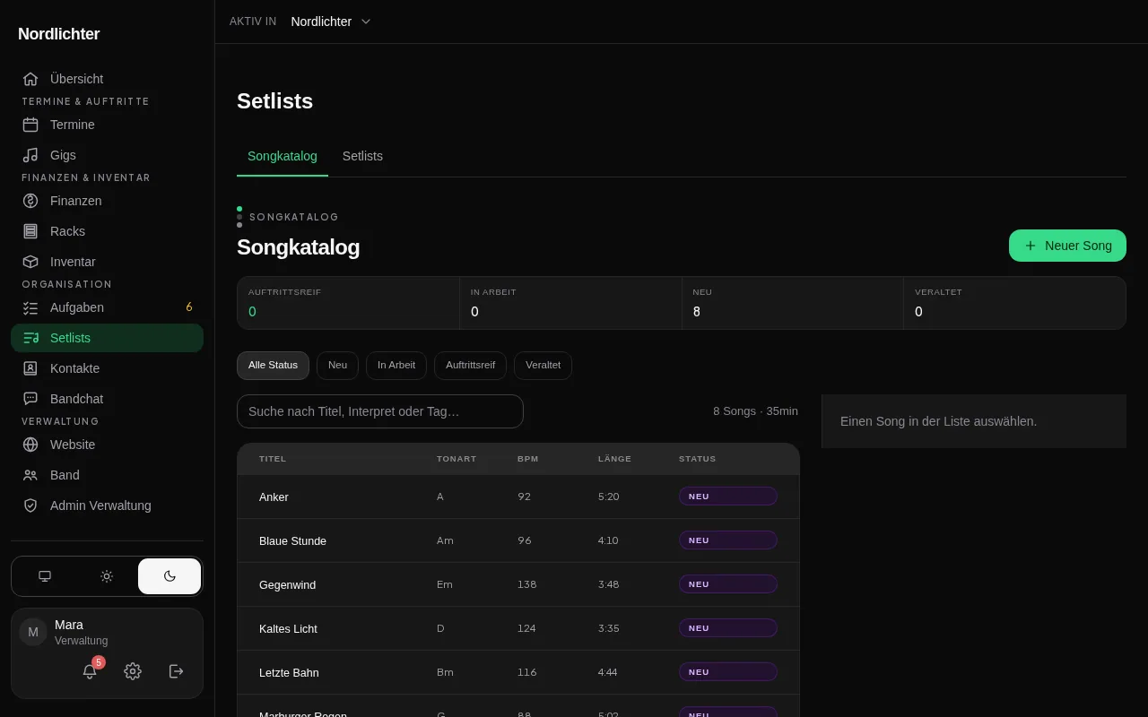 Der Songkatalog als Tabelle mit Tonart, Tempo, Länge und Proben-Status je Song, daneben der ausgewählte Song mit seinen Fundstellen in den Setlists