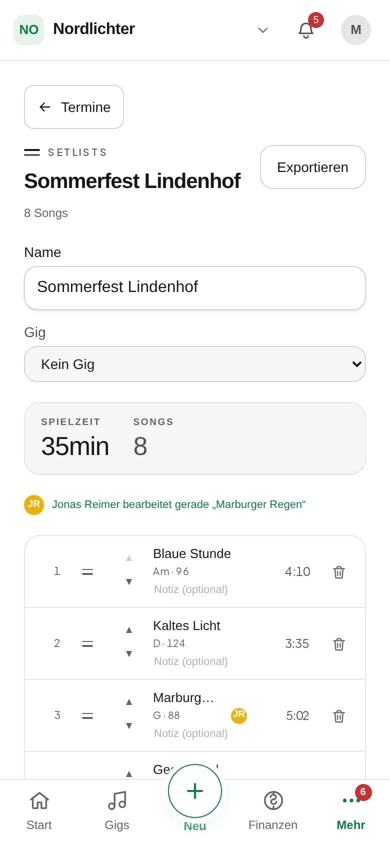 Dieselbe Setlist auf dem Telefon, mit Spielzeit oben und Tonart, Tempo und Länge an jedem Song